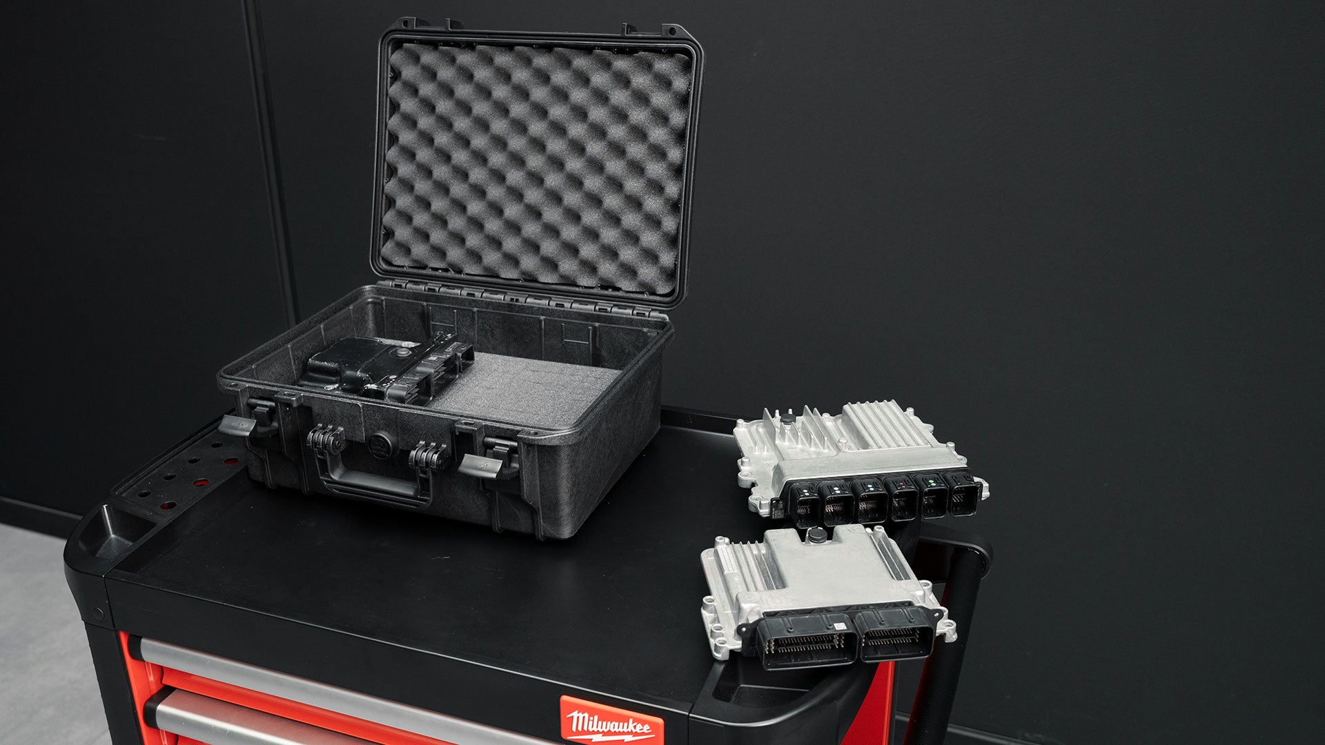 Reusable ECU shipping case